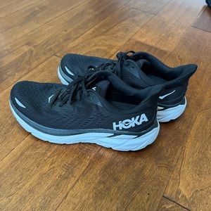 Hoka Clifton 8 size 8B! Like new!!! Worn only a couple of times! Black
